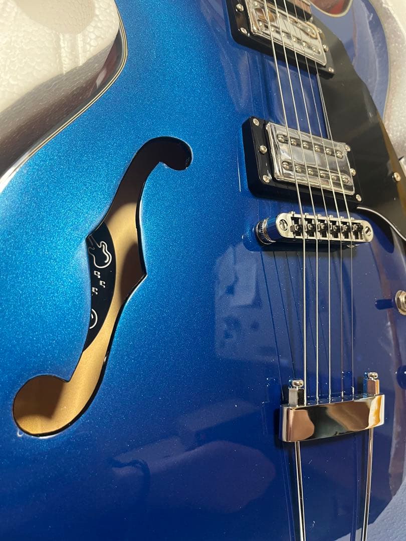 セミホロウボディ ステンレスフレット メタルフィニッシュ(ブルー)