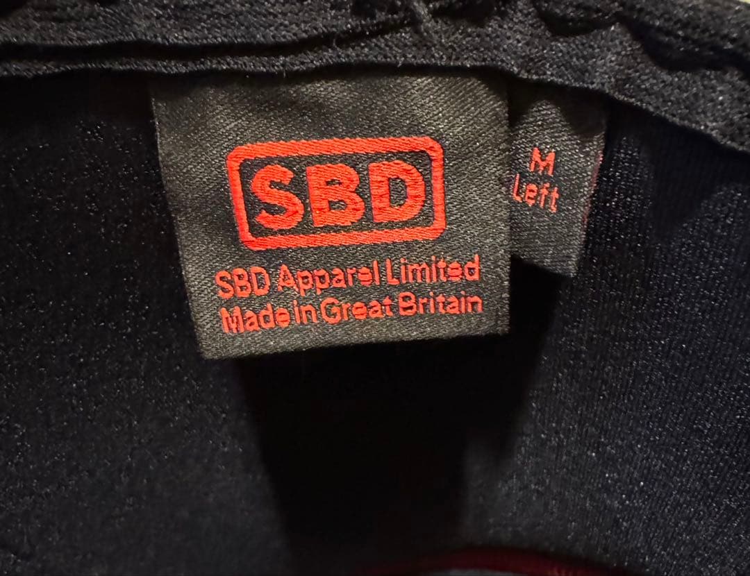 SBD ニースリーブ M 黒/赤