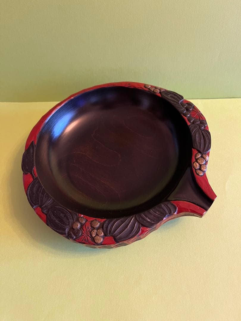 川添日記　片口小皿　草木彫漆器