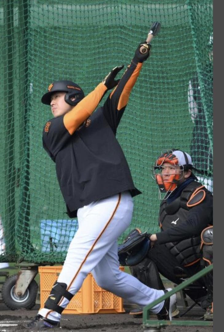 最終価格！巨人岡本和真選手実使用Nike 半袖ウェア G 25