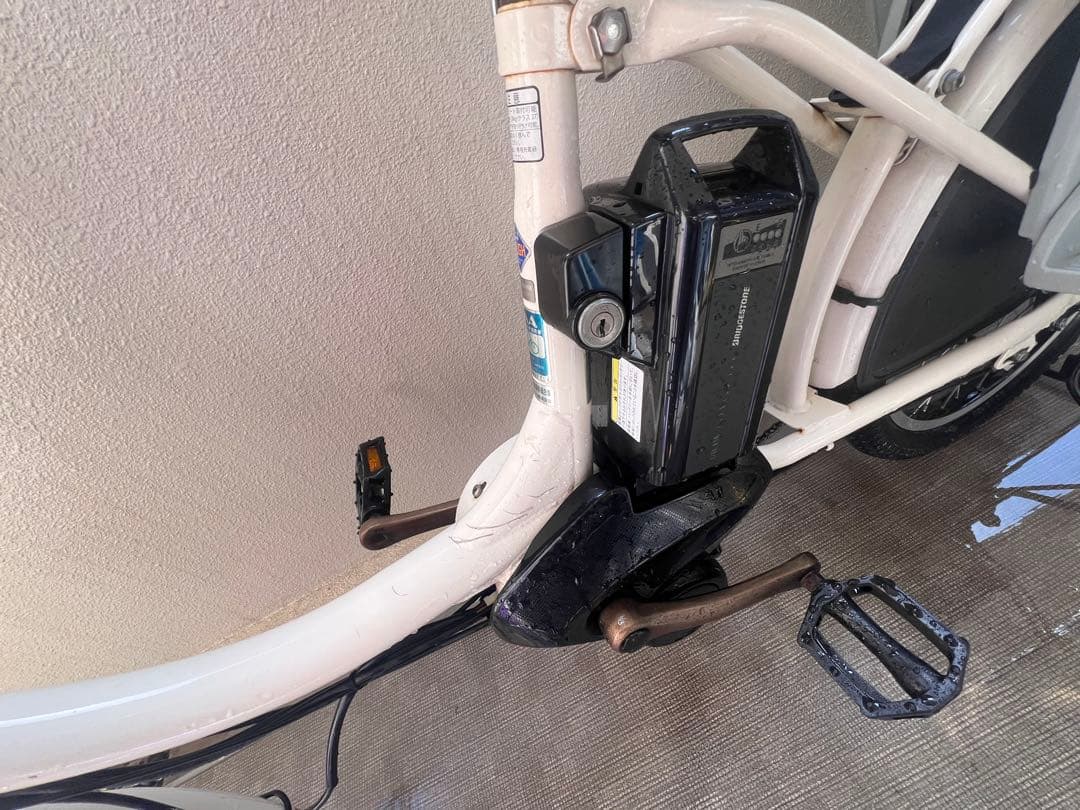 いちゃん⭐︎ビッケ⭐︎電動アシスト自転車 チャイルドシート付き ホワイト大阪