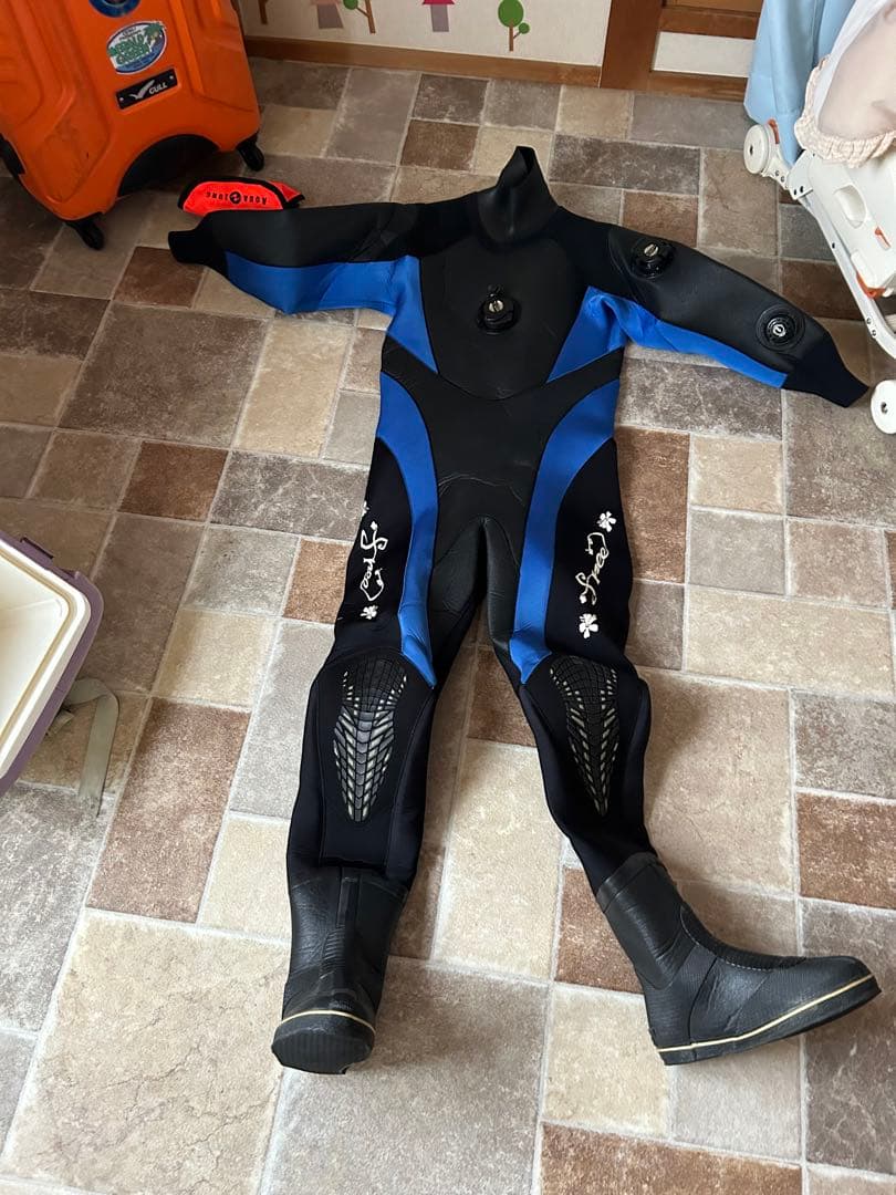 モービーズ　ドライスーツ　ダイビング