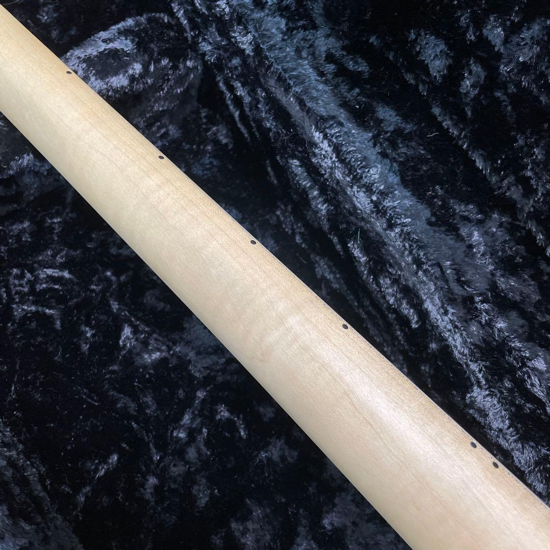 ギター Music Man AXIS Tribute Translucent Black