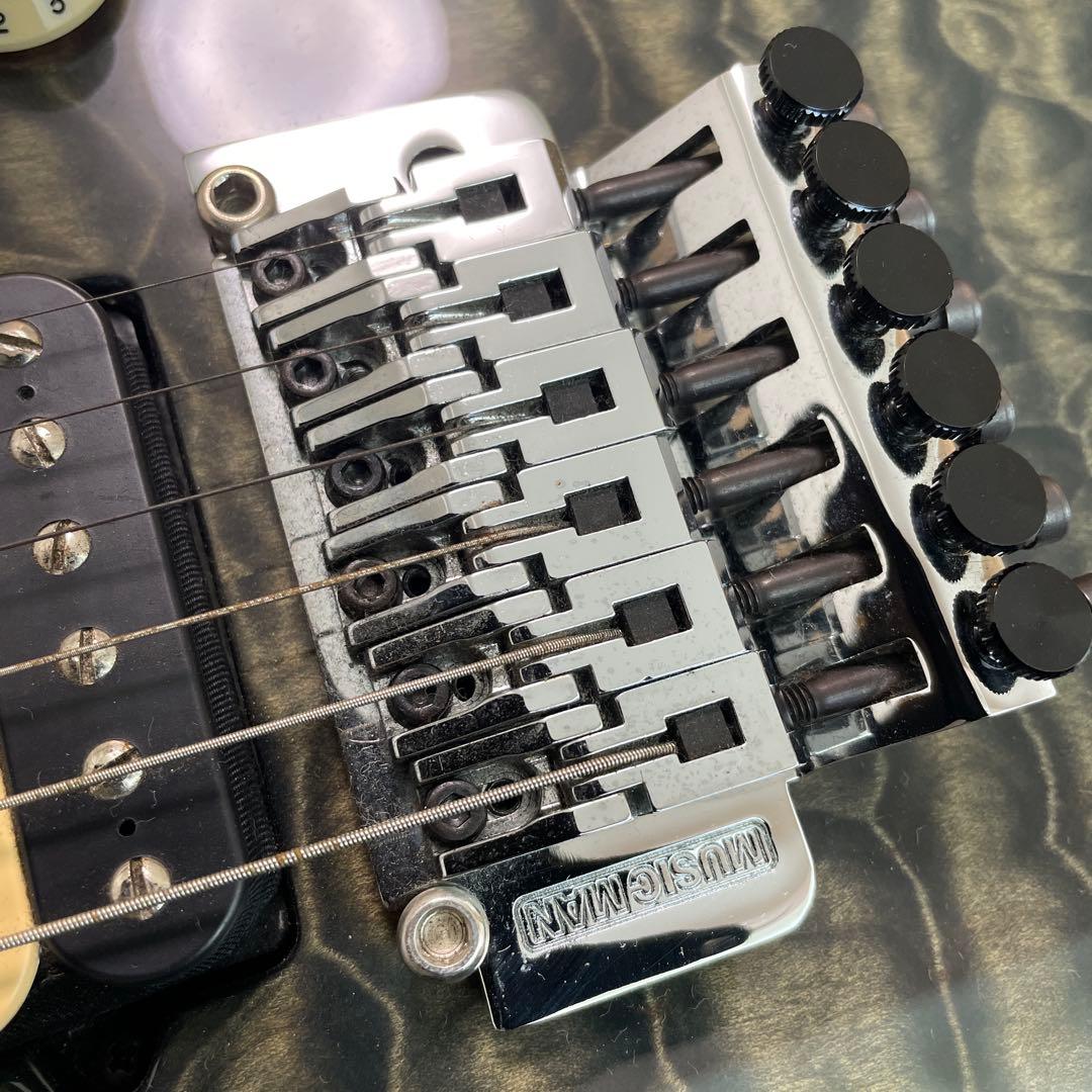 ギター Music Man AXIS Tribute Translucent Black