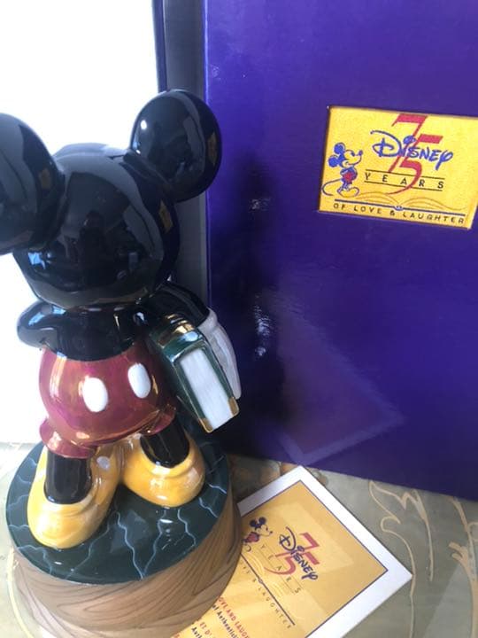 ディズニー生誕75周年記念　1000個限定　ミッキーマウス陶器フィギュア