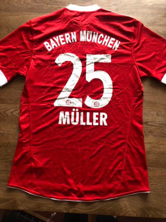 FCバイエルン・ミュンヘン　ユニフォーム＆マフラーセット