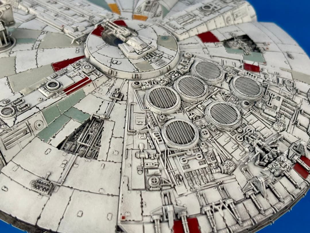 バンダイ 1/144 ミレニアムファルコン 最後のジェダイ完成品　整理番号3