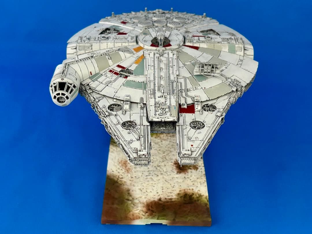 バンダイ 1/144 ミレニアムファルコン 最後のジェダイ完成品　整理番号3