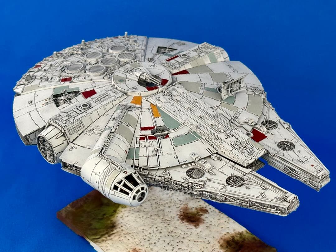 バンダイ 1/144 ミレニアムファルコン 最後のジェダイ完成品　整理番号3