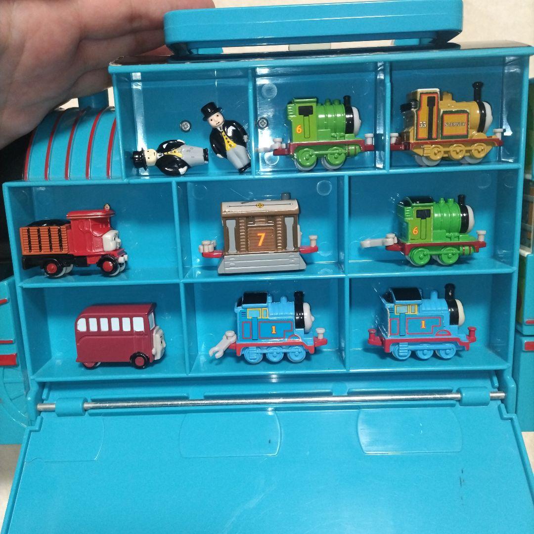 希少　トーマス　 ポケットファンタジーステーション　パッと出るタウン