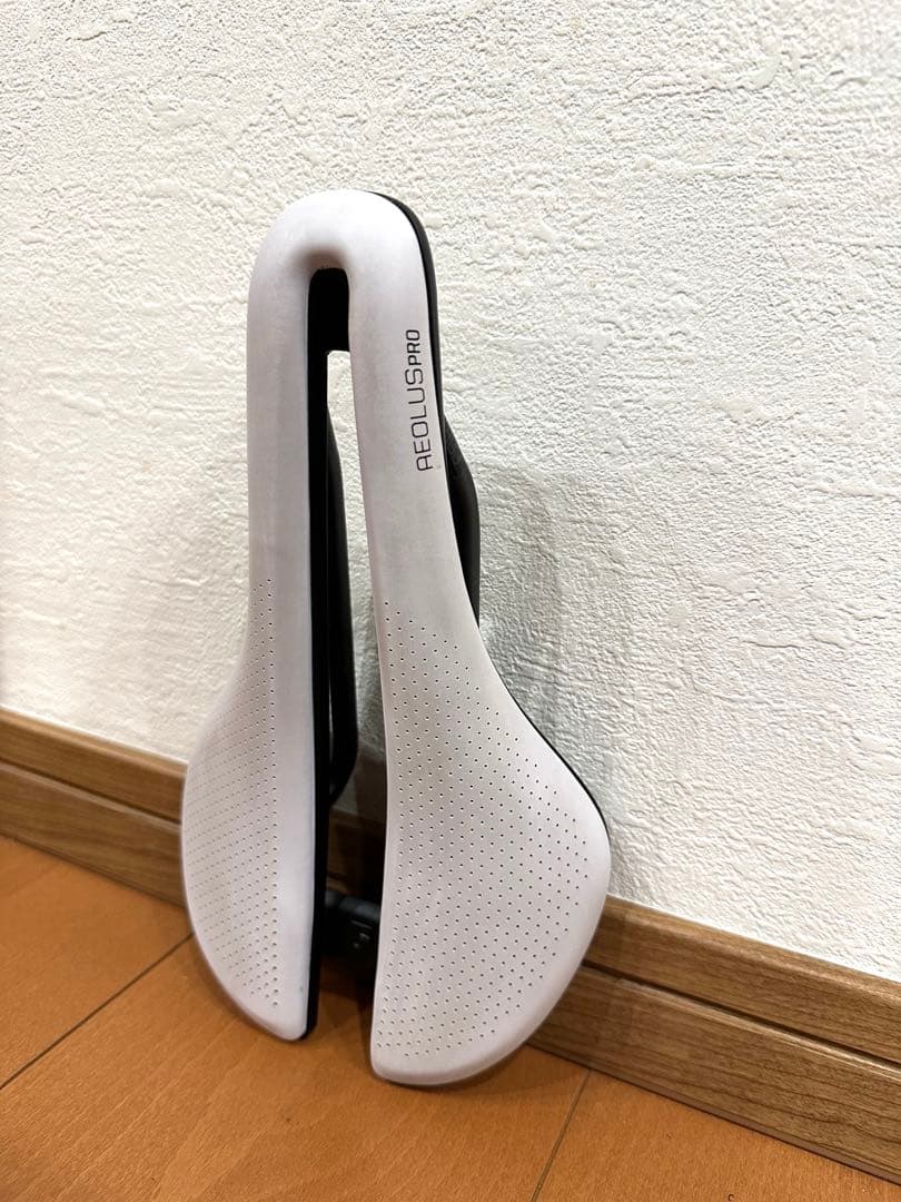 美品BONTRAGER AEOLUS PRO カーボンレール サドル