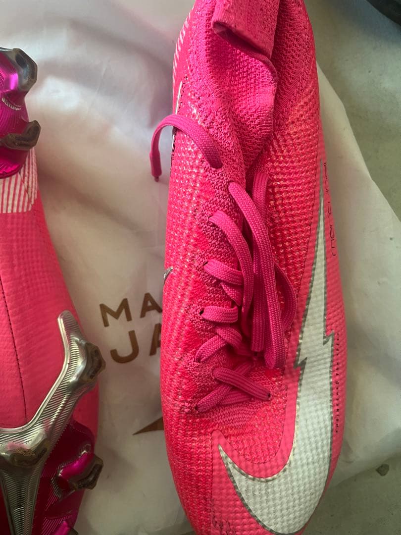 Nike サッカーシューズ ピンク FG