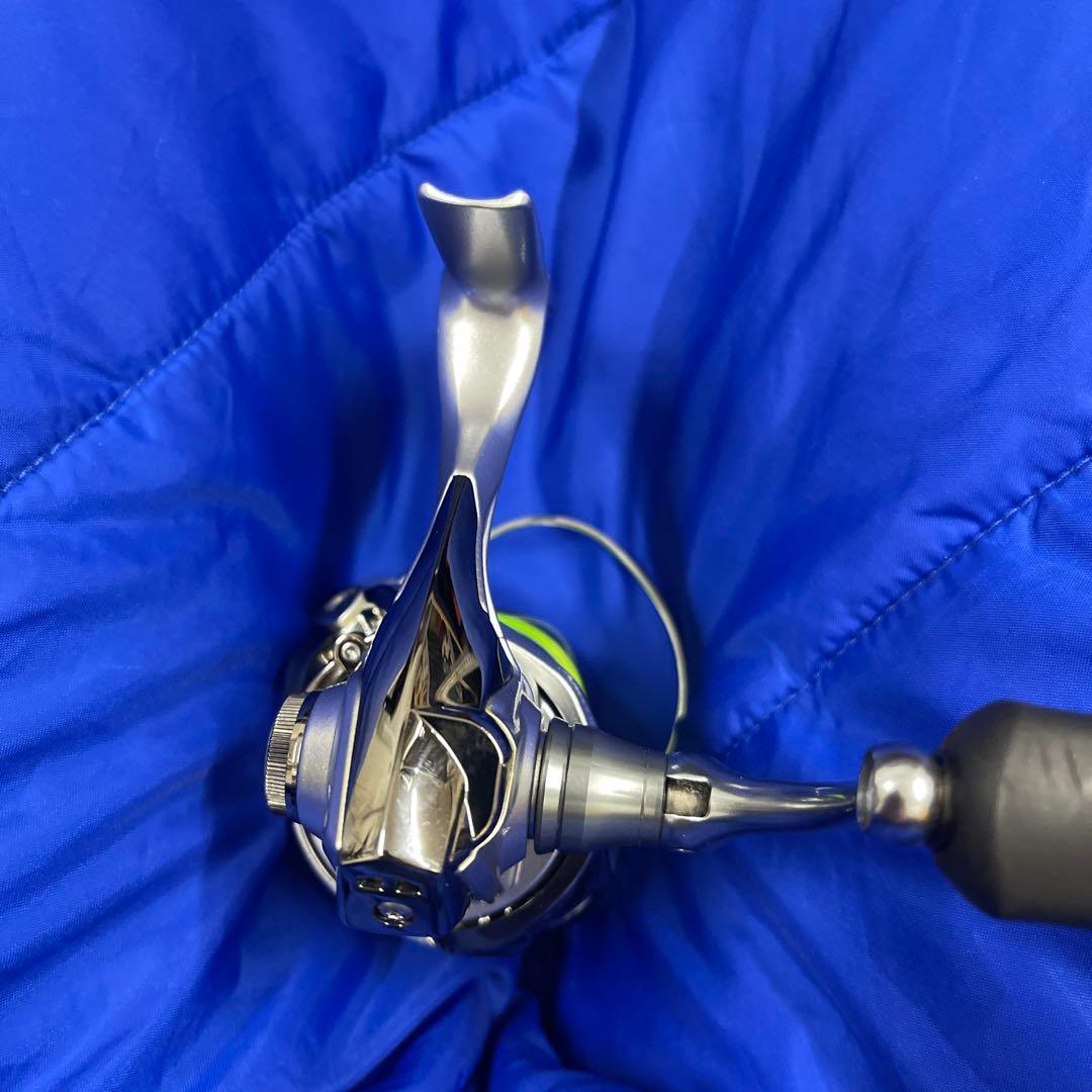 シマノ STRADIC 1000s スピニングリール。未使用。