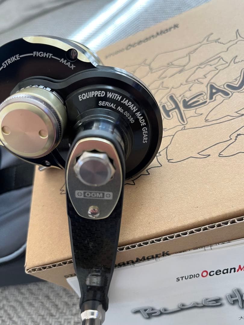 OGM　ブルーヘブン　L30Hi/R-S2T　ブラック/ゴールド　右ハンドル