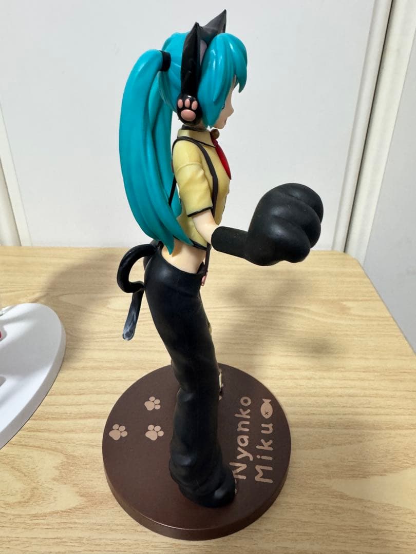 初音ミク スーパープレミアムフィギュア 2体セット （ナチュラル／にゃんこ）