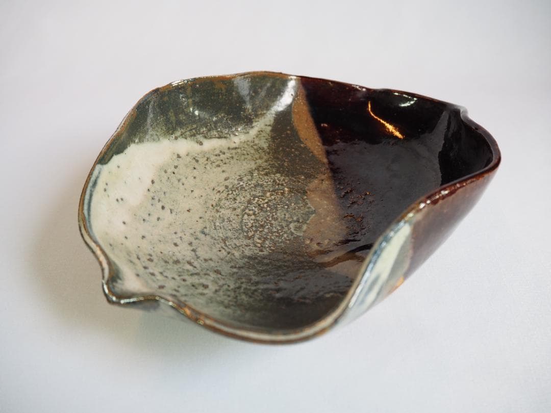 加藤十右衛門造『朝鮮唐津鉢』（共箱）