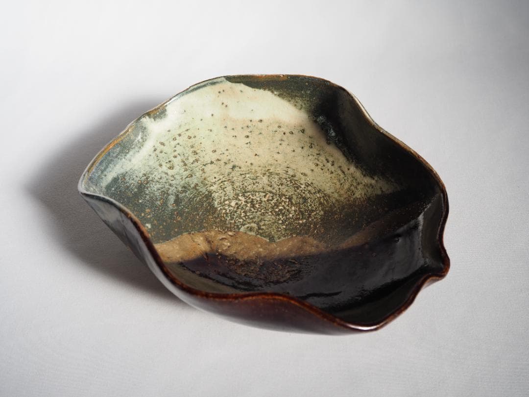 加藤十右衛門造『朝鮮唐津鉢』（共箱）