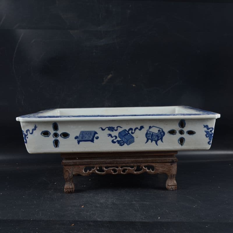 景徳鎮 磁器 青花山水楼台四方透かし彫り象嵌器水仙鉢 長方鉢