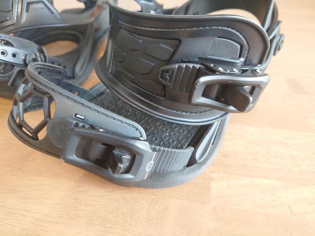 UNION STRATA（ユニオン ストラータ） Mサイズ 黒 箱付き 美品