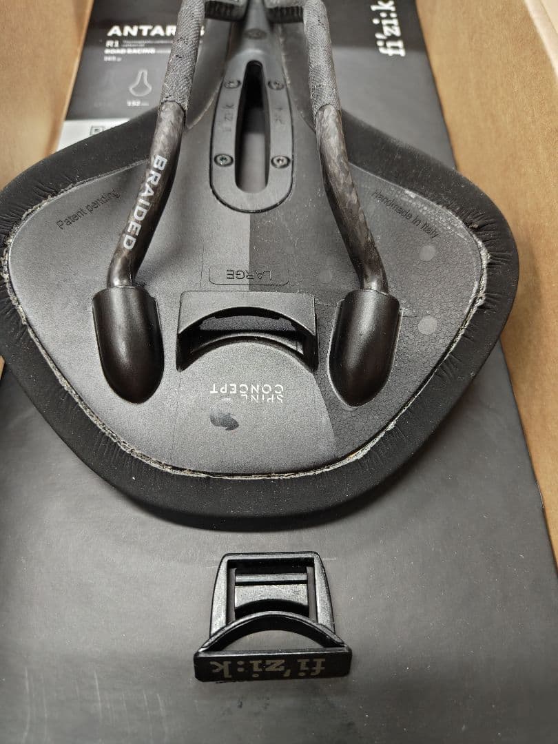 FIZIK ANTARES R1 OPEN カーボンレール forカメレオン