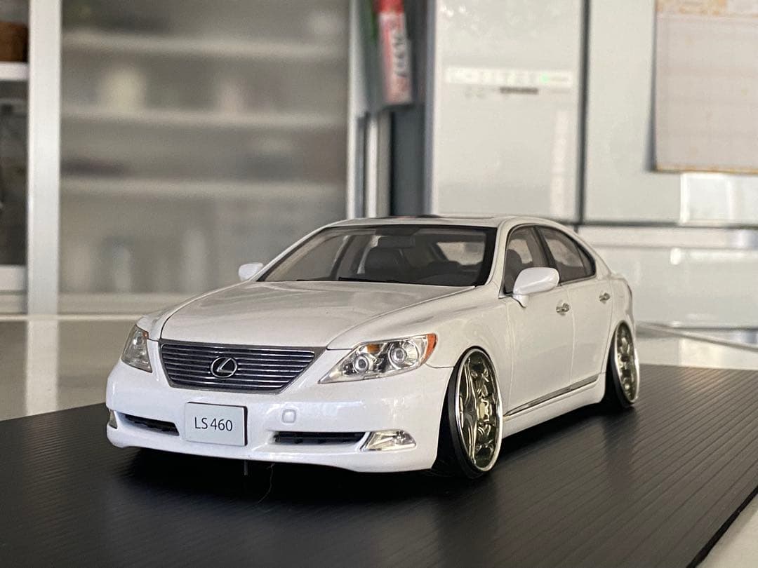 レクサス　LS460 1/18 スタンス21インチ ローダウンカスタム