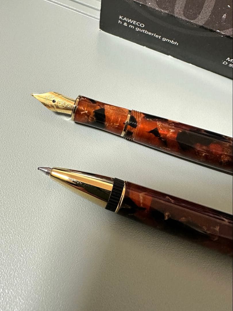 【未使用品】カヴェコ　万年筆・ボールペンセット　ディア2　アンバー