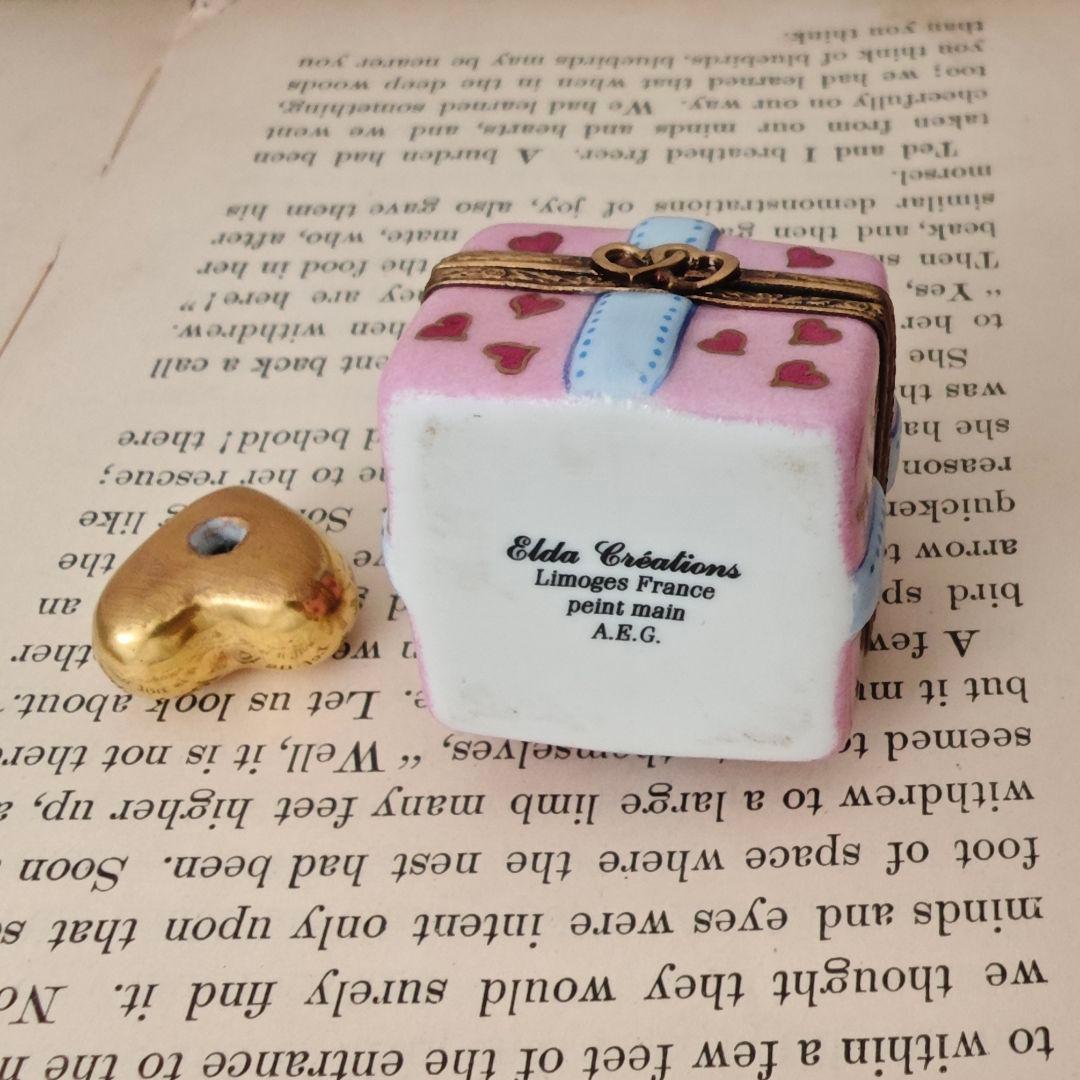 リモージュボックス　ハート柄のプレゼントボックス　フランス製　小物入れ　陶器