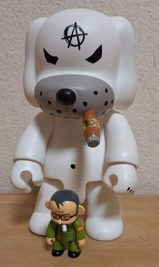 kozik QEE toy2r レア おまけスモーキンバニー１体