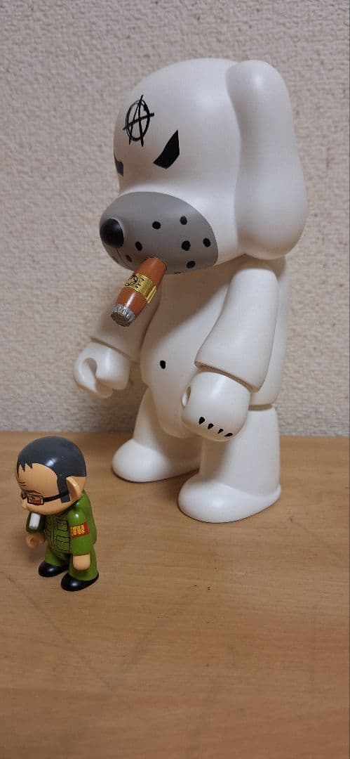 kozik QEE toy2r レア おまけスモーキンバニー１体