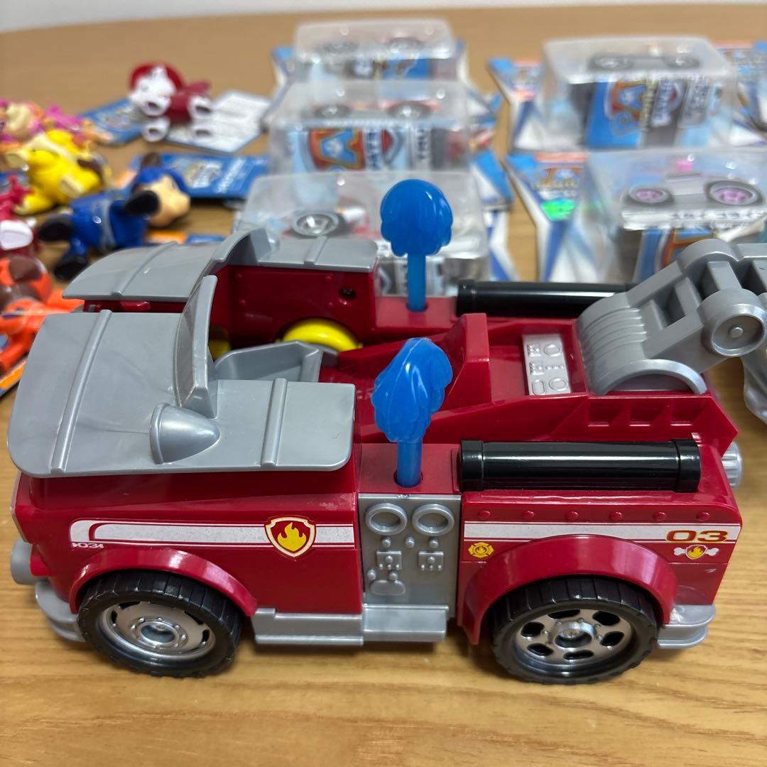 PAW Patrol フィギュアとミニカーセット