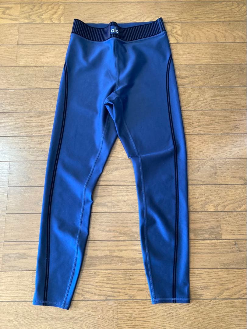 【美品】alo yoga ネイビー ヨガレギンス　Sサイズ