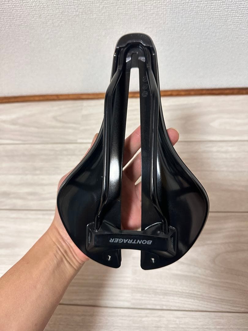 ボントレガー Aeolus Comp サドル 145mm