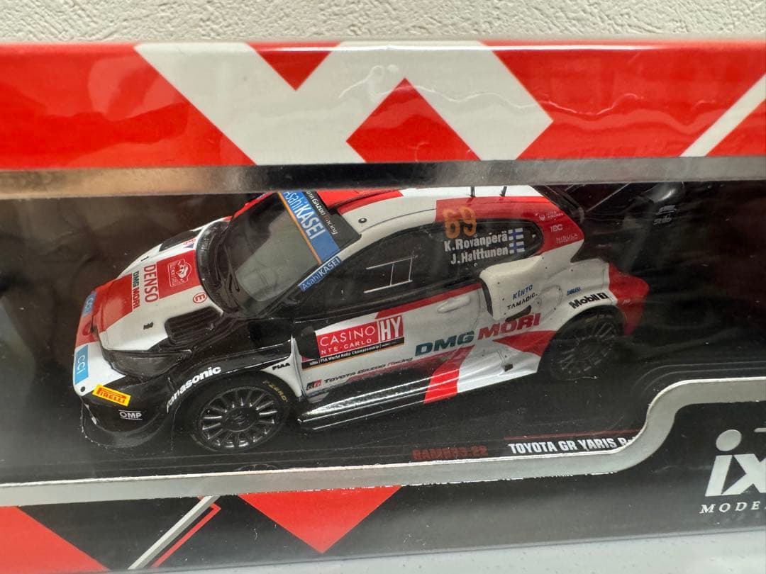 カッレロバンペラ　#69 トヨタ GR ヤリス 1/43 IXO