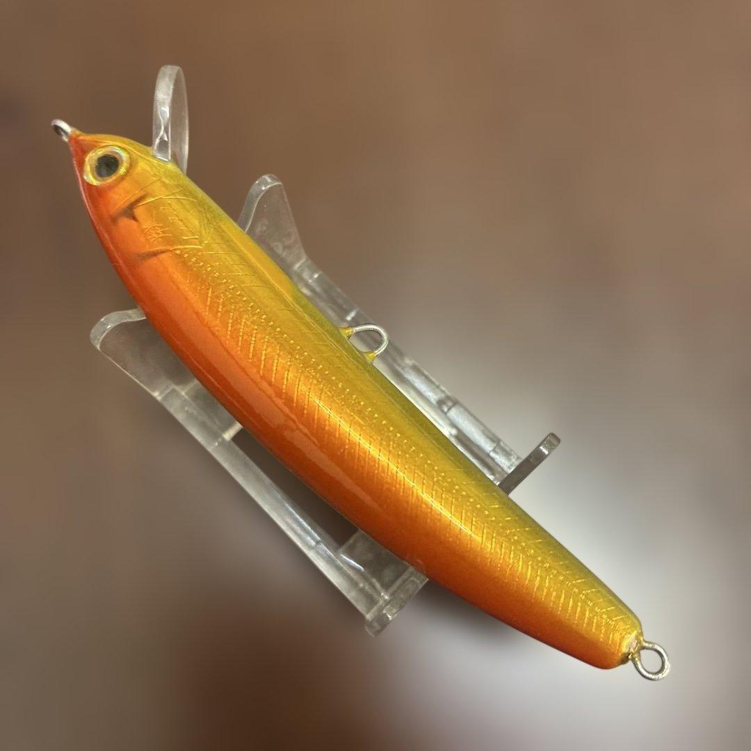 ORA RS85 1222 オレンジ　湖　ルアー　ミノー