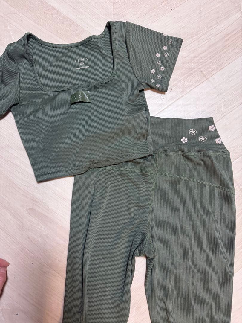 TENN 【AMATERUS】ヨガウェア上下セット　xs