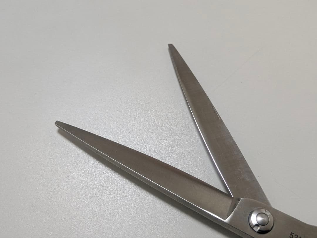 オールステンレスキッチン鋏 TOMO 521 レザーケース付き（燕三条カンダ）