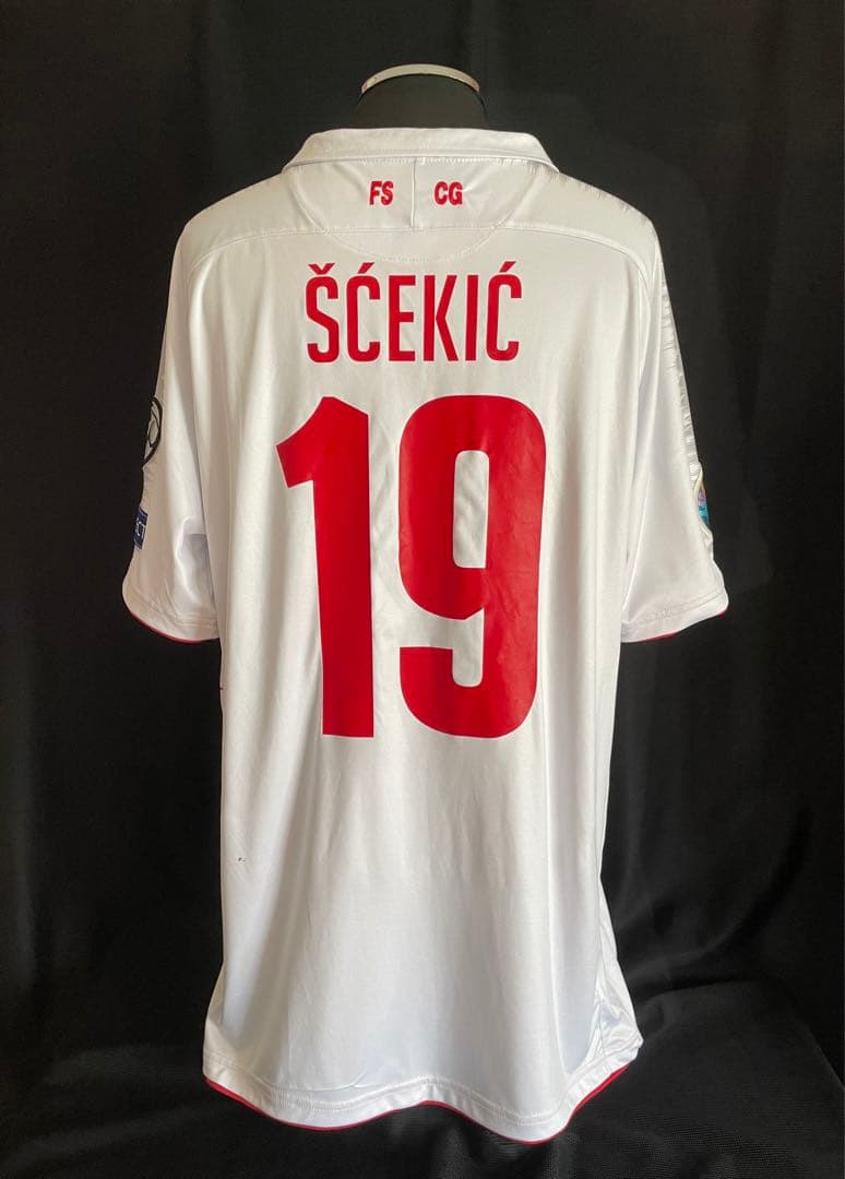 モンテネグロ代表ユニフォーム