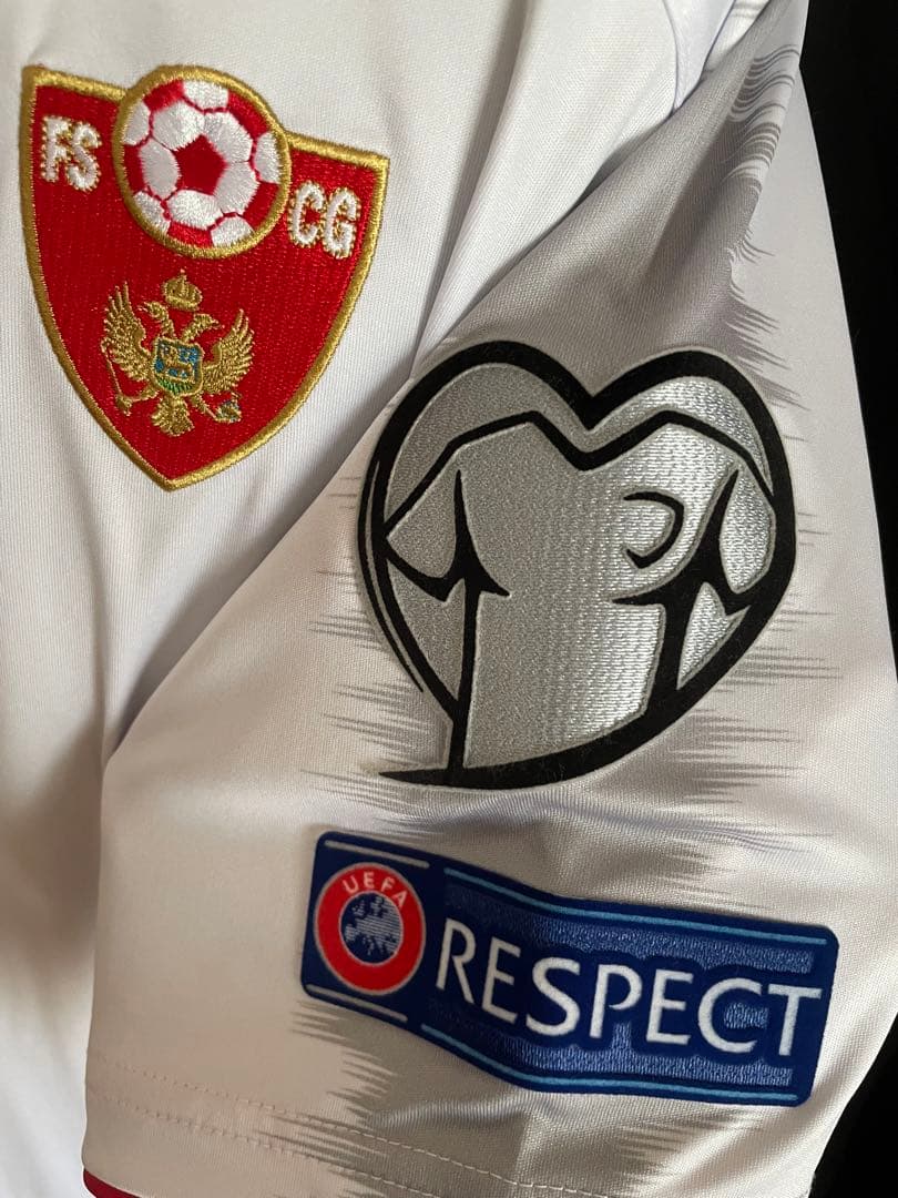 モンテネグロ代表ユニフォーム