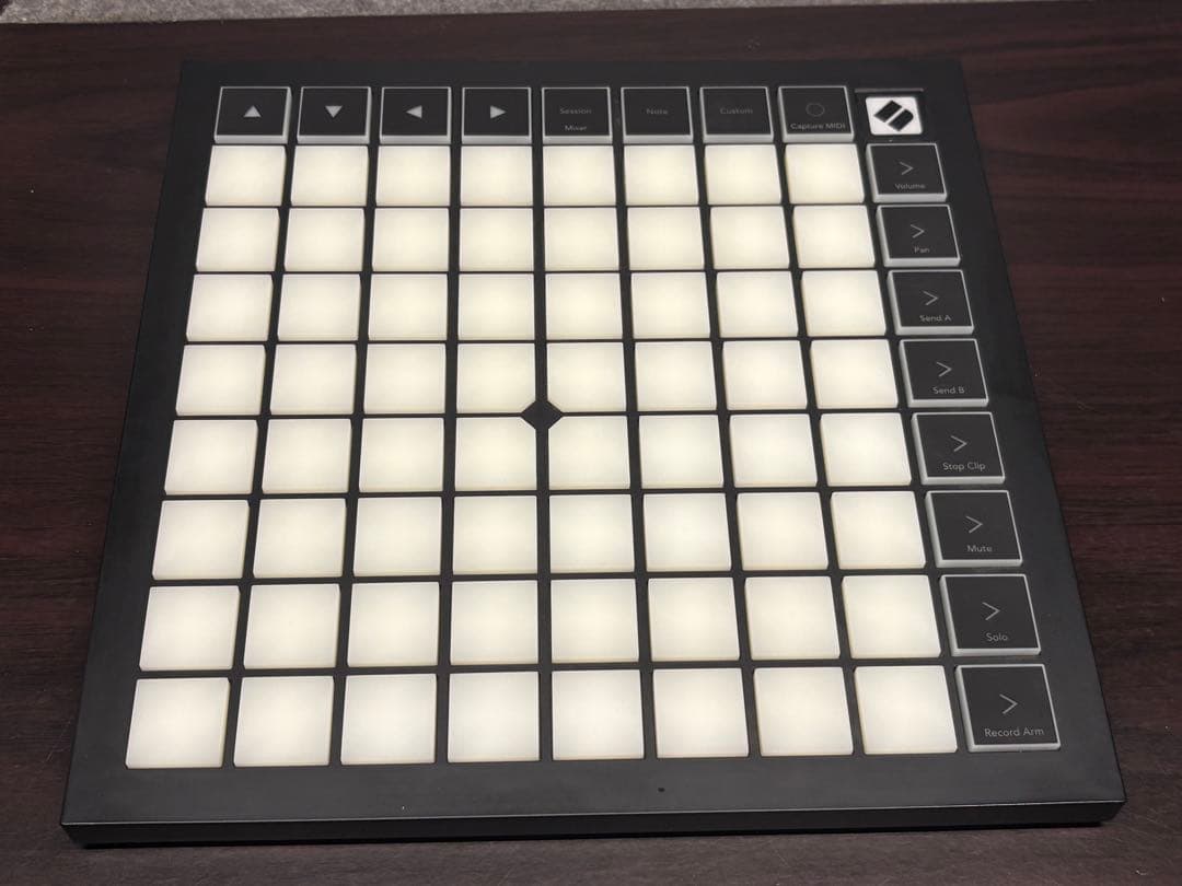 novation Launchpad X Midiパッド