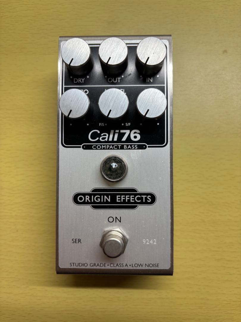 ベース ORIGIN EFFECTS Cali76-CB