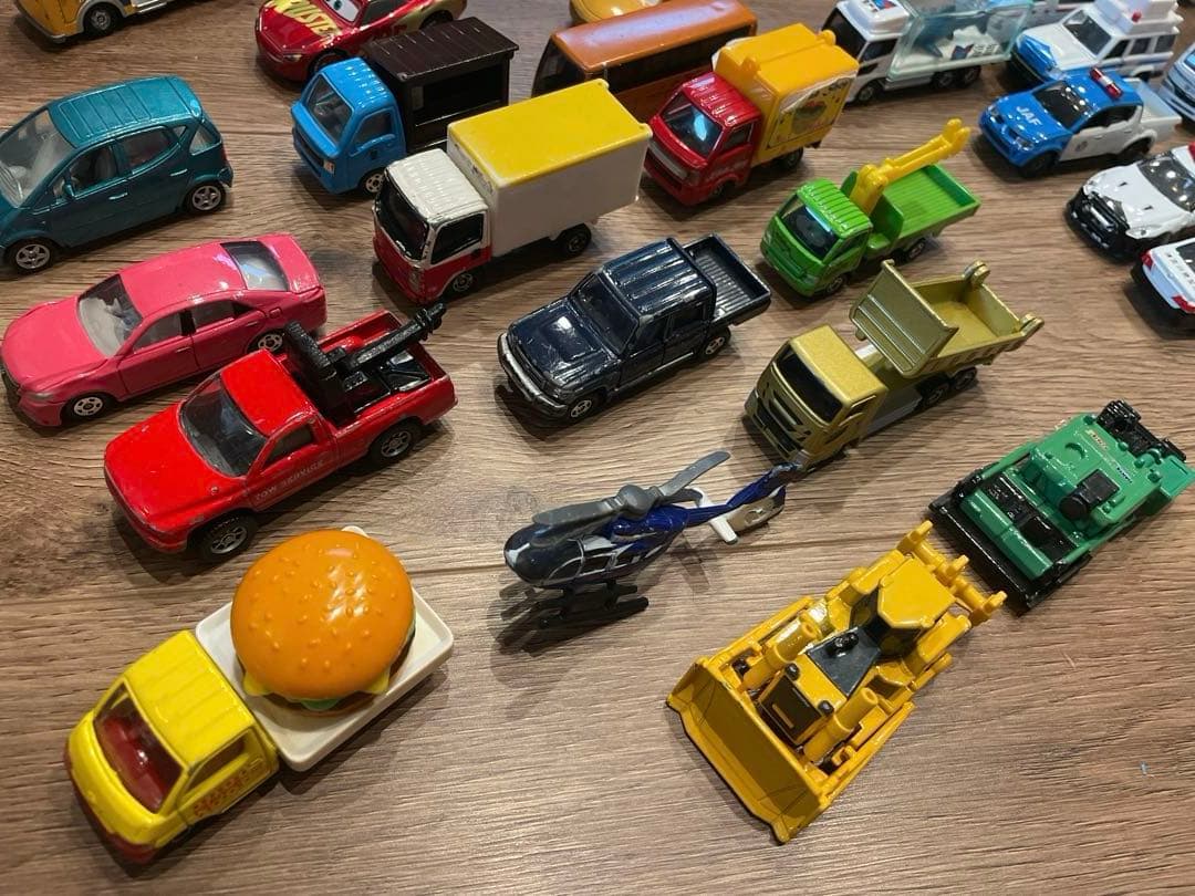 トミカ約60台まとめ売り　カーズキャラクター含む