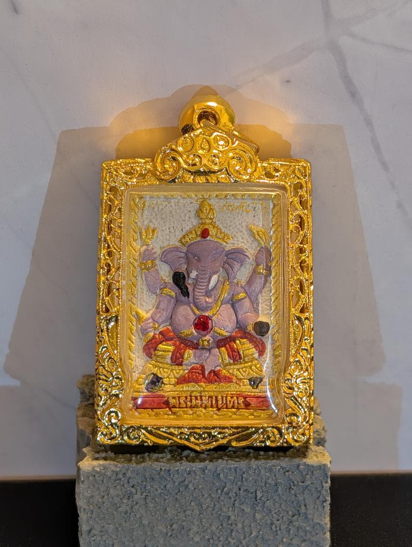 タイお守り　プラクルアン　ルアン・ポークン　ソムデット　2556年　(051)