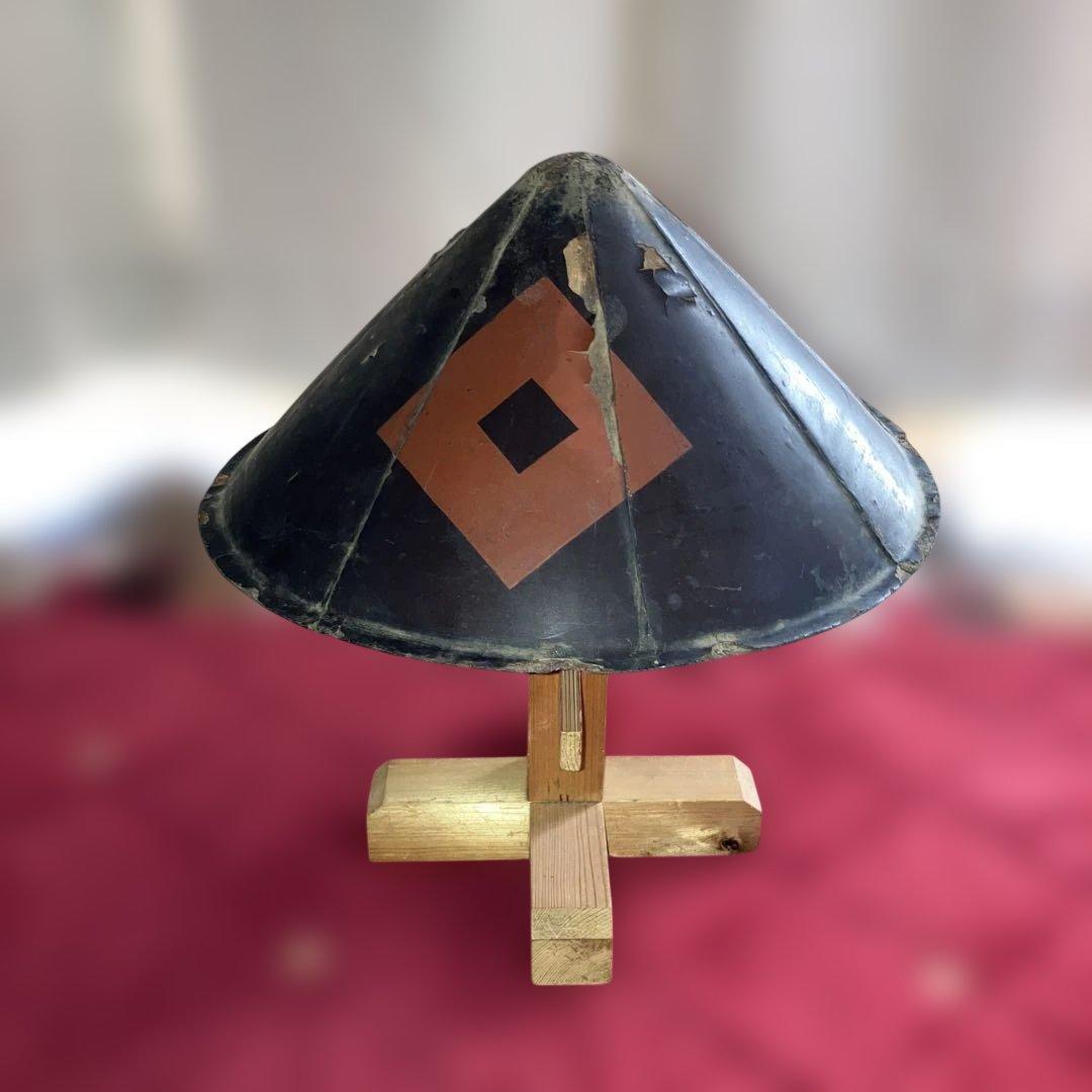 ② 黒漆塗鐵陣笠