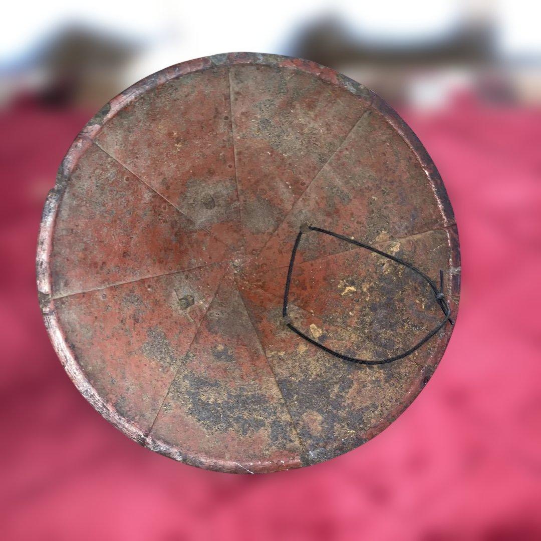 ② 黒漆塗鐵陣笠