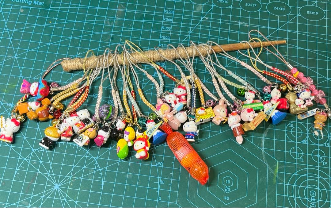 ご当地キティ　根付け　ストラップ　ハローキティ　まとめ売り