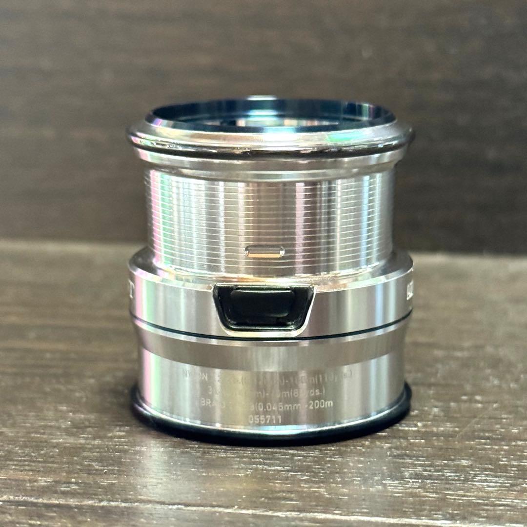 美品 ダイワ 18イグジストLT1000S-P 純正スプール