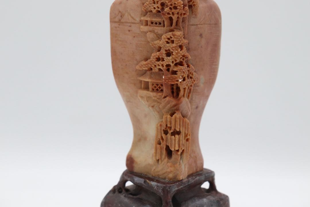 中国　寿山石　花瓶　浮き彫り山水楼閣　送料込み250510