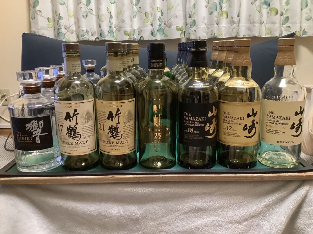 ウイスキーの空瓶　寄せ集め