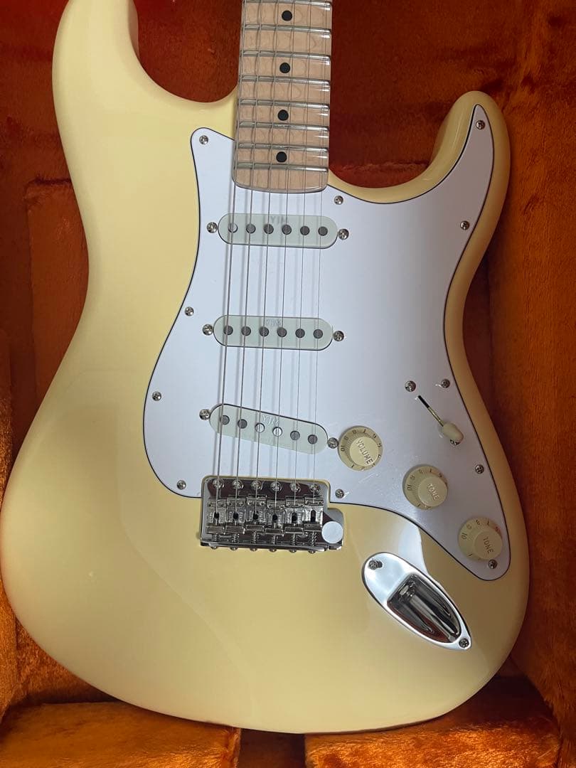 ギター Fender Yngwie Malmsteen Vintage White