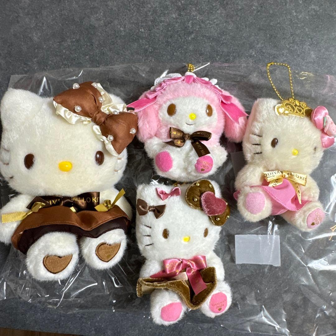 ゴディバ　ハローキティ（ マイメロディ）ぬいぐるみセット 4体